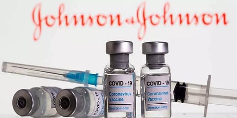 அவசர பயன்பாட்டுக்கு அனுமதி கோரி ஜான்சன் & ஜான்சன் தடுப்பூசி நிறுவனம் விண்ணப்பம்