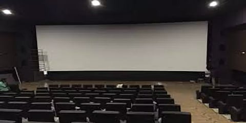 ரூ.1,500 கோடி நஷ்டம்: அமைச்சர் மா.சுப்பிரமணியனை சந்திக்க திரையரங்கு உரிமையாளர்கள் முடிவு