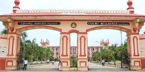 பெண் எஸ்.பி.க்கு பாலியல் தொந்தரவு வழக்கு: முன்னாள் சிறப்பு டிஜிபி நீதிமன்றத்தில் ஆஜர்