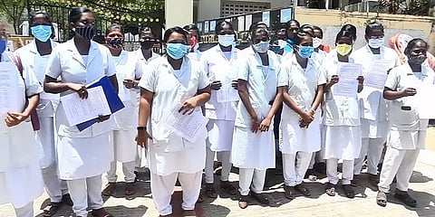 நெல்லை: கொரோனா வார்டில் வேலை; ஆனால் சம்பள பாக்கியுடன் திடீரென நீக்கப்பட்ட செவிலியர்கள்?