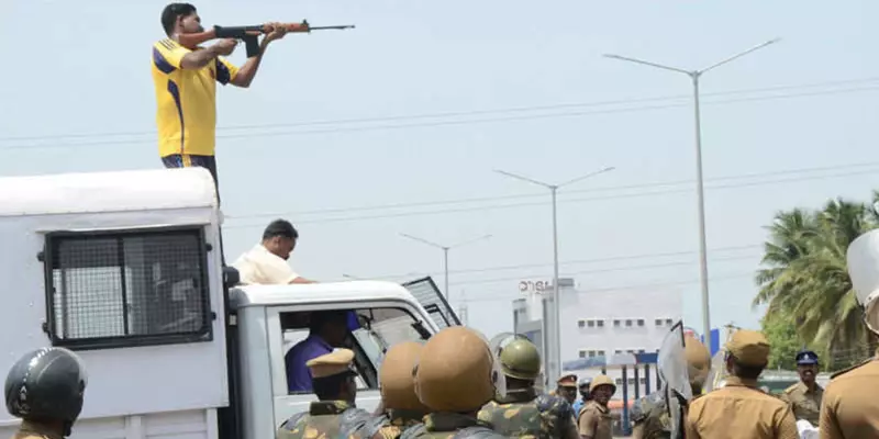 தூத்துக்குடி துப்பாக்கிச்சூடு சம்பவம்: சென்னை உயர்நீதிமன்றத்தில் விசாரணை அறிக்கை தாக்கல்