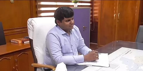 மாடு, நாய் வளர்ப்பவர்களிடம் ஆண்டுக்கு 10ரூபாய் உரிமைத் தொகை வசூல் : மதுரை மாநகராட்சி