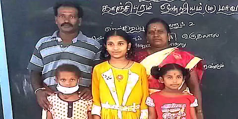 1330 குறளை எப்படி கேட்டாலும் அசராமல் கூறி அசத்தும் 8-ஆம் வகுப்பு மாணவி