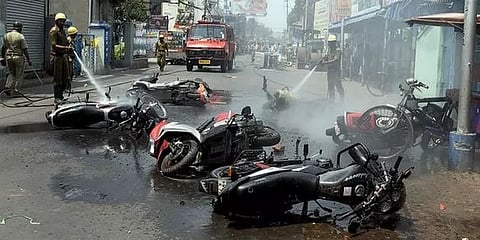 மத்திய ஆயுதப்படை காவலர் தேர்வில் மேற்குவங்க தேர்தல் வன்முறை குறித்த கேள்வியால் சர்ச்சை