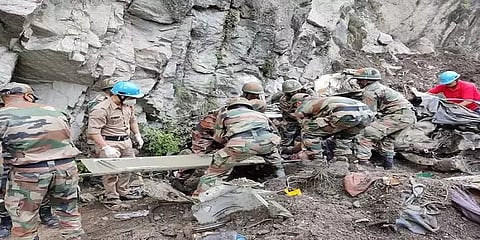 இமாச்சல பிரதேச நிலச்சரிவில் 13 பேர் உயிரிழப்பு: மீட்புப் பணிகள் தீவிரம்