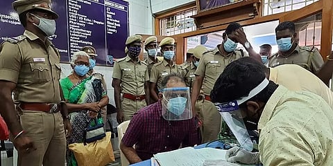 உடல்நலக்குறைவால் மருத்துவமனை உள்நோயாளிகள் பிரிவில் அனுமதிக்கப்பட்ட பேரறிவாளன்