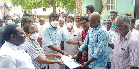 லால்குடி: "சேதமடைந்த வீட்டில் வசிப்போருக்கு பசுமை வீடு திட்டம்" - உறுதியளித்த எம்.எல்.ஏ