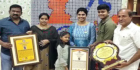 சுதந்திர தினம்: ரூபிக் க்யூப் மூலம் இந்திய வரைபடத்தை உருவாக்கி சாதனை படைத்த 7 வயது சிறுமி