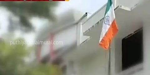 கோவை: தேசியக் கொடியினை தலைகீழாக ஏற்றிய மயூரா ஜெயக்குமார்