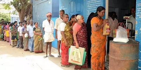 வயதானவர்கள் கடிதம் வாயிலாக மாற்று நபர் மூலம் ரேஷன் பெறலாம் - அமைச்சர் சக்கரபாணி