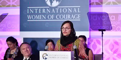 'என்னை கொல்லப்போகும் தலிபான்களுக்காக காத்திருக்கிறேன்' - ஆப்கனின் முதல் பெண் மேயர் கண்ணீர்