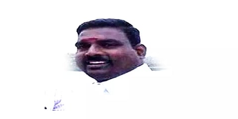 மணல் கடத்தலை தடுத்த போலீசார்: டிராக்டரை ஏற்றி கொல்ல முயன்ற திமுக பிரமுகருக்கு சிறை