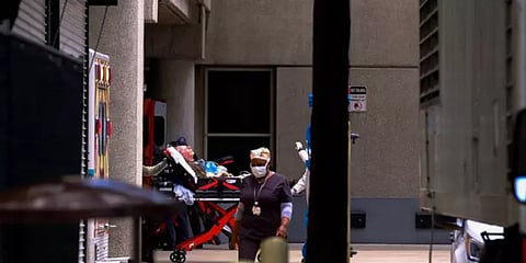 அமெரிக்காவை கலங்கடிக்கும் கொரோனா : ஒரேநாளில் 1,000 இறப்புகள் பதிவானதால் மக்களிடையே அச்சம்