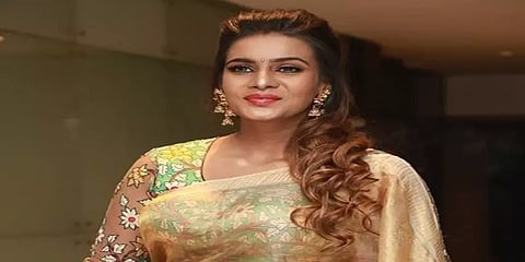 “பல படங்களில் நடிப்பதற்கு கால்ஷீட் இருக்கு” - ஜாமீன் கோரி நீதிமன்றத்தில் மீரா மிதுன் மனு