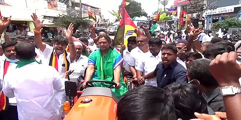 தண்ணீர் பிரச்னைக்கு நதிகள் இணைப்பு ஒன்றே தீர்வு: பிரேமலதா விஜயகாந்த்