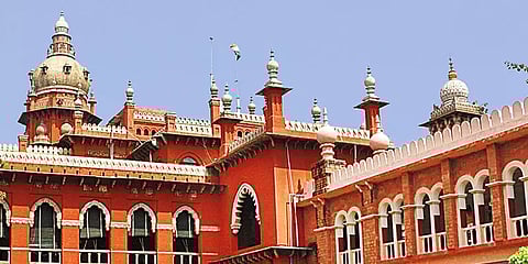 இளைஞர்களுக்கு சுய வேலைவாய்ப்பை மத்திய, மாநில அரசு உருவாக்க வேண்டும்: சென்னை உயர்நீதிமன்றம்