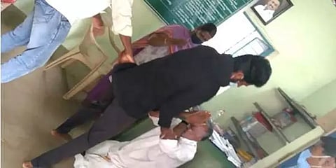 கோவை: அன்னூர் விஏஓ அலுவலகத்தில் நடந்ததை வீடியோ எடுத்து வெளியிட்ட நபர் மீது வழக்குப்பதிவு