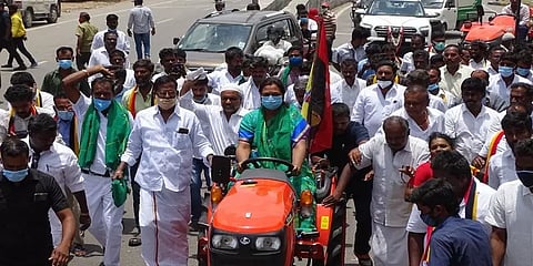 மேகதாது அணைக்கு எதிராக போராட்டம்: பிரேமலதா, விஜயபிரபாகரன் உள்ளிட்ட 349 பேர் மீது வழக்கு