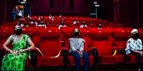 ஊரடங்கில் கூடுதல் தளர்வுகள்: இன்று முதல் திரையரங்குகள் மீண்டும் திறப்பு