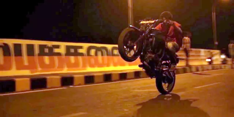 சென்னையில் மீண்டும் மிரட்டும் பைக் ரேஸர்கள்: கடிவாளம் போடுமா காவல்துறை?