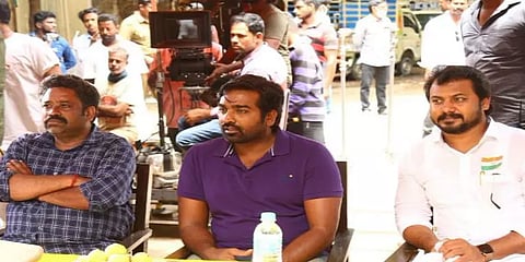 புதுச்சேரி: ’இடிமுழக்கம்’ படப்பிடிப்பு தளத்துக்கு சர்ப்ரைஸ் விசிட் செய்த விஜய் சேதுபதி