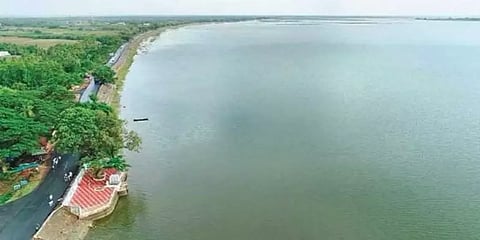 கடலூர்: வீராணம் ஏரி நிரம்பியதால் பாசனத்துக்கு தண்ணீர் திறப்பு