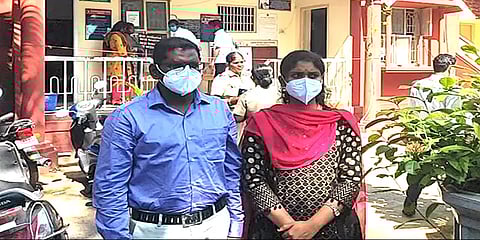 காதலுக்கு பெற்றோர் எதிர்ப்பு: காவல் நிலையத்தில் தஞ்சமடைந்த காதல் ஜோடி