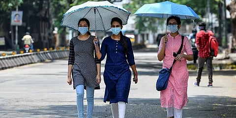 கேரளாவிற்கு என்ன ஆச்சு? ஓணம், பக்ரீத் பண்டிகைக்கான தளர்வால் கொரோனா அதிகரிப்பா?- ஓர் பார்வை