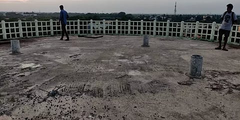 தஞ்சை: கட்டி 4 ஆண்டுகளாக பயன்பாட்டுக்கு வராமலே கசியும் தண்ணீர் டேங்க் - அச்சத்தில் மக்கள்