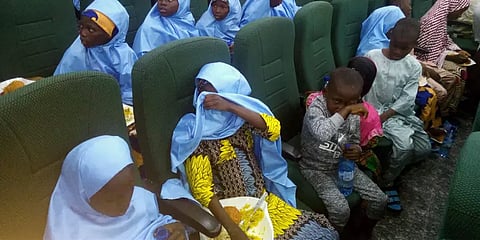 நைஜீரியா: பயங்கரவாதிகளால் கடத்தப்பட்ட 136 மாணவர்கள் விடுவிப்பு