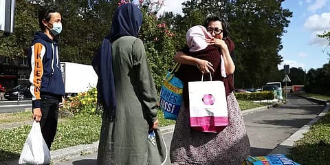 ஆப்கானில் இருந்து தப்பிவந்த பெண்: 12 ஆண்டுகளுக்கு பின் தாயுடன் உணர்ச்சி மிகுந்த சந்திப்பு