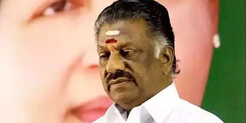 நதியினில் வெள்ளம், கரையினில் நெருப்பு - பாடல் மூலம் தன் நிலையை வெளிப்படுத்திய ஓ.பி.எஸ்