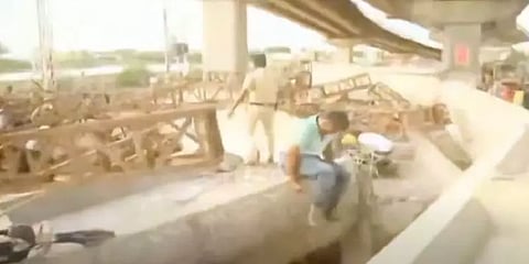 மதுரை: புதிதாக கட்டப்பட்ட மேம்பாலம் இடிந்து விழுந்து விபத்து - ஒருவர் பலி