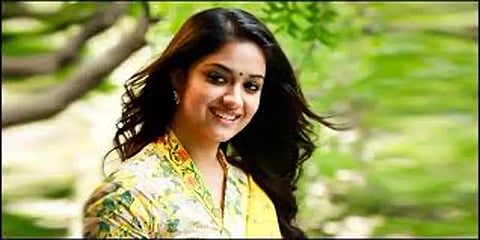 'MIMI' ரீமேக்கில் நடிக்க கீர்த்தி சுரேஷிடம் பேச்சுவார்த்தை