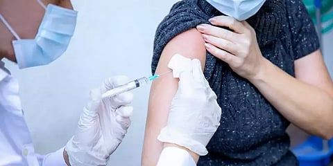 ஃபைசர் கொரோனா தடுப்பூசி பக்க விளைவுகளால் நியூசிலாந்தில் முதல் மரணம்