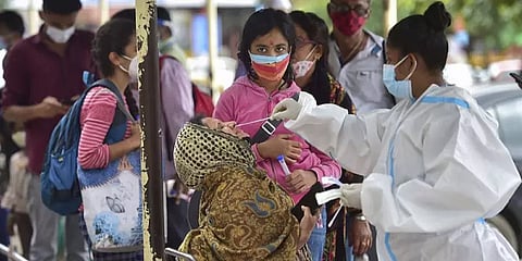 கேரளாவில் 40 லட்சத்தை கடந்த கொரோனா பாதிப்பு: பின்புலம் என்ன?