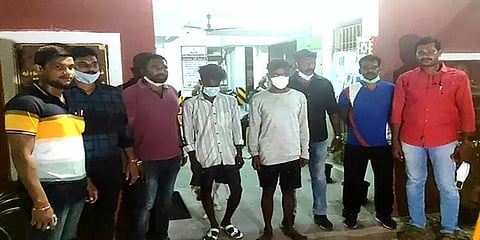 ஒரே நள்ளிரவில் 25 கடைகளில் பூட்டை உடைத்த 'பல சரக்கு' கொள்ளையர்கள்: கைதானது எப்படி?