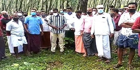 கேரளா: இருவேறு இடங்களில் யானை தாக்கியதால் இருவர் உயிரிழப்பு: அச்சத்தில் மக்கள்