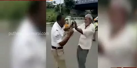 பேச்சுவார்த்தையின்போது காவலர் மீது தாக்குதல் - வடமாநில லாரி ஓட்டுநர் கைது