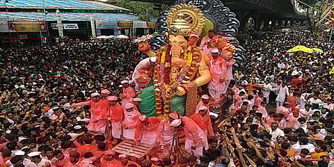 விநாயகர்சதுர்த்தி கொண்டாட்ட தடைக்கு எதிர்ப்பு: கொரோனாவை பற்றவைத்த பண்டிகைகள் பற்றிய பார்வை