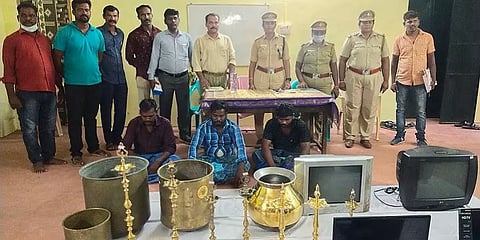 மதுரை: கொள்ளை சம்பவங்களில் ஈடுபட்ட மூவர் கைது - ரூ.7 லட்சம் மதிப்பிலான பொருட்கள் பறிமுதல்