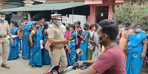 ”கொரோனா இன்னும் குறையவில்லையே”-ஆசிரியர் பட்டய பயிற்சி பொது தேர்வை புறக்கணித்த தேர்வாளர்கள்