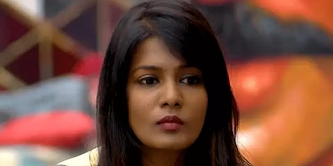 “என் மீது வழக்குகள் போட்டு தற்கொலைக்கு தூண்டுகின்றனர்”- நீதிபதியிடம் கதறிய மீரா மிதுன்