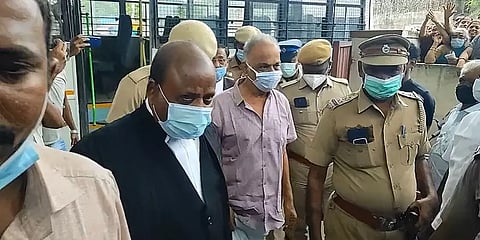 சிவசங்கர் பாபாவுக்கு மேலும் 15 நாட்கள் நீதிமன்றக் காவல்:ஆதரவாளர்கள் முட்டிபோட்டு போராட்டம்