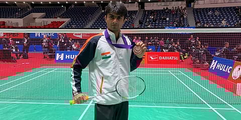 பாராலிம்பிக் பேட்மிண்டன்: இந்தியாவிற்கு மேலும் ஒரு பதக்கத்தை உறுதி செய்த ஐஏஎஸ் அதிகாரி