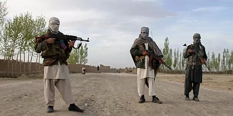 ஆப்கானில் அரசு அமைப்பதில் தலிபான்களிடையே மோதல்? - பாக். உளவுத்துறை தலைவர் பேச்சுவார்த்தை