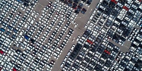 '1 பில்லியன் டாலர் வருவாய் இழப்பு' - கார் நிறுவனங்களை அலறவிடும் 'சிப்' பற்றாக்குறை!