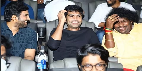 சந்தானத்தின் ‘டிக்கிலோனா’ பிரிவியூ ஷோ: படத்தைப் பார்த்து ரசித்த சிம்பு