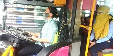 மத்தியப் பிரதேசத்தின் முதல் பெண் பேருந்து ஓட்டுநர்: சாதித்த ரிது நர்வால்