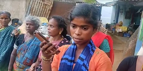 புதிய தலைமுறை செய்தி எதிரொலி: பழங்குடியின மாணவியின் கல்லூரி கனவை நனவாக்கிய எம்.பி. கனிமொழி